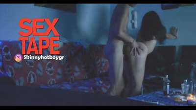 കാമുകനൊപ്പം സുന്ദരിയായ സ്കൂൾ വിദ്യാർത്ഥിനി